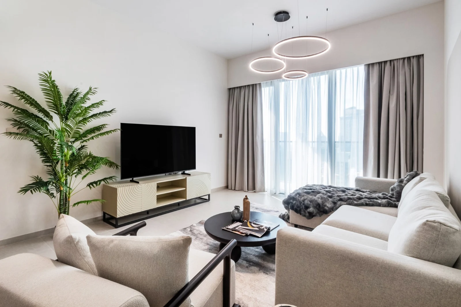 Grande Signature 4601, 1BR — The Smart Concierge Dubai holiday home